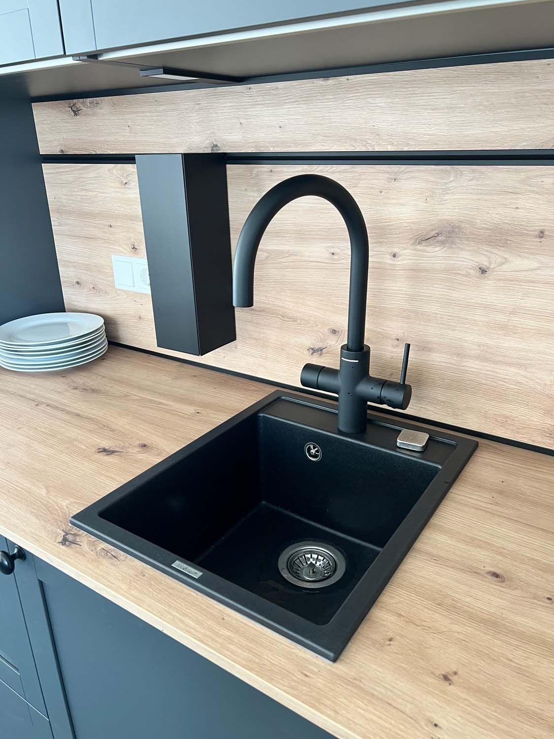 4 unito-wassersystem-pantry-kueche.jpg