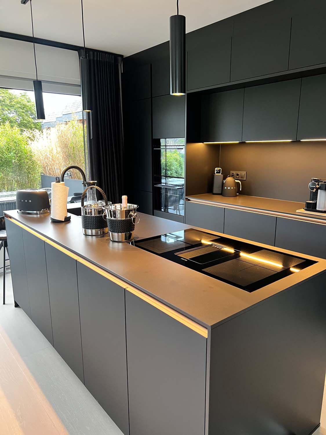 2 Kochinsel mit bora Kochfeld und Quooker - Küchenstudio Andernach.jpg