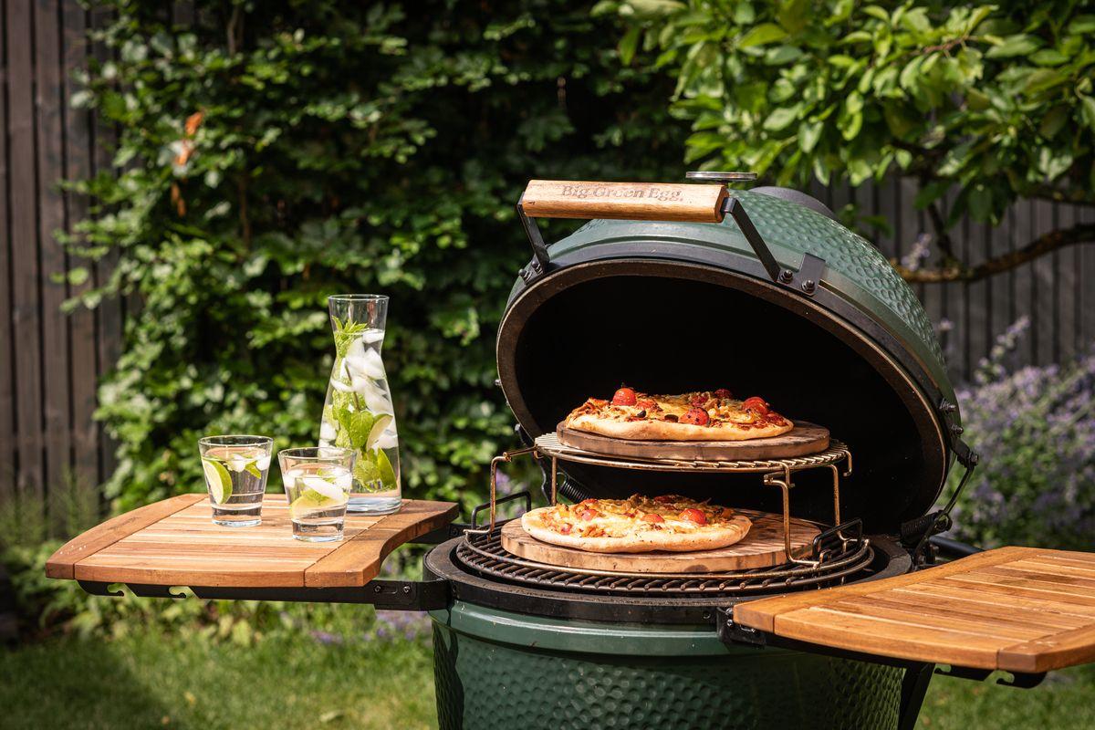 Webversion-EGGspander Pizza baking - Inspiration Today 2021M08 - Big Green Egg (1).jpg